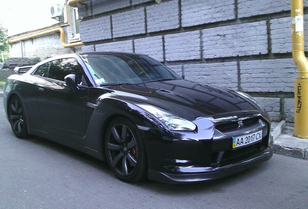 Nissan GT-R