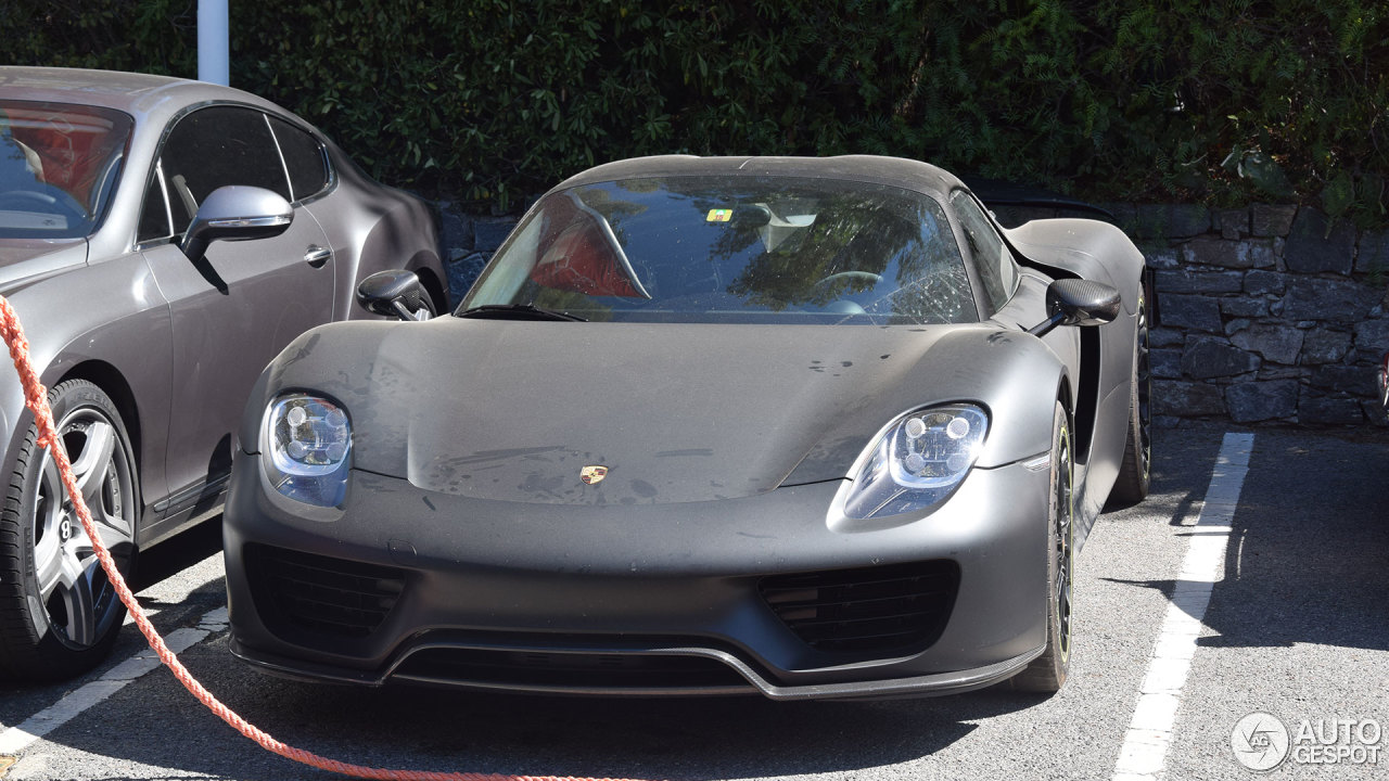 Porsche 918 Spyder Weissach Package