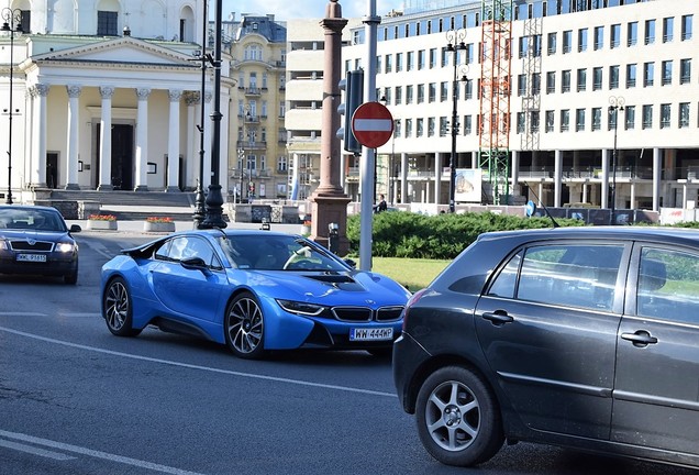 BMW i8