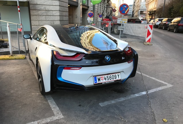 BMW i8