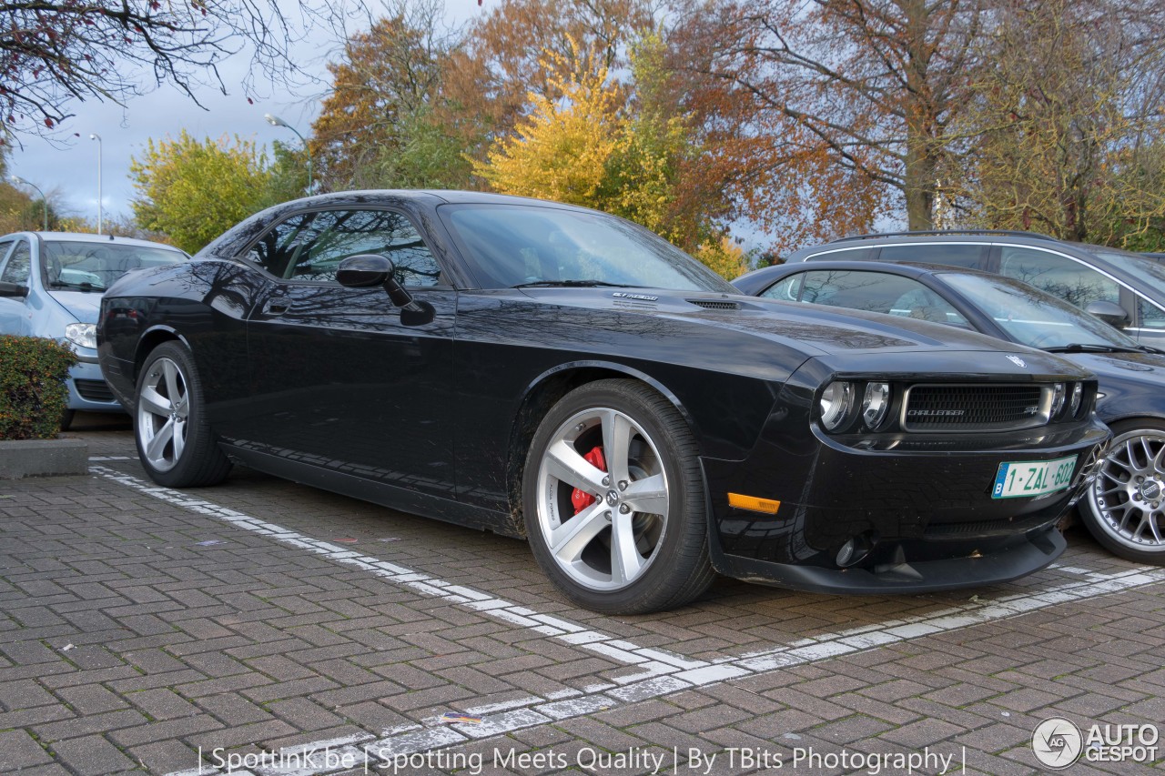 Dodge Challenger SRT-8