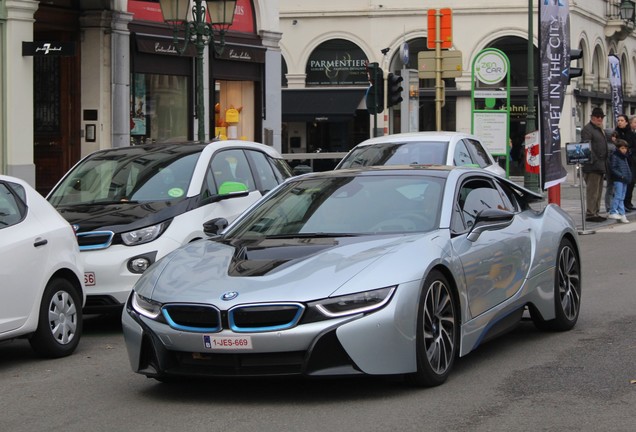 BMW i8