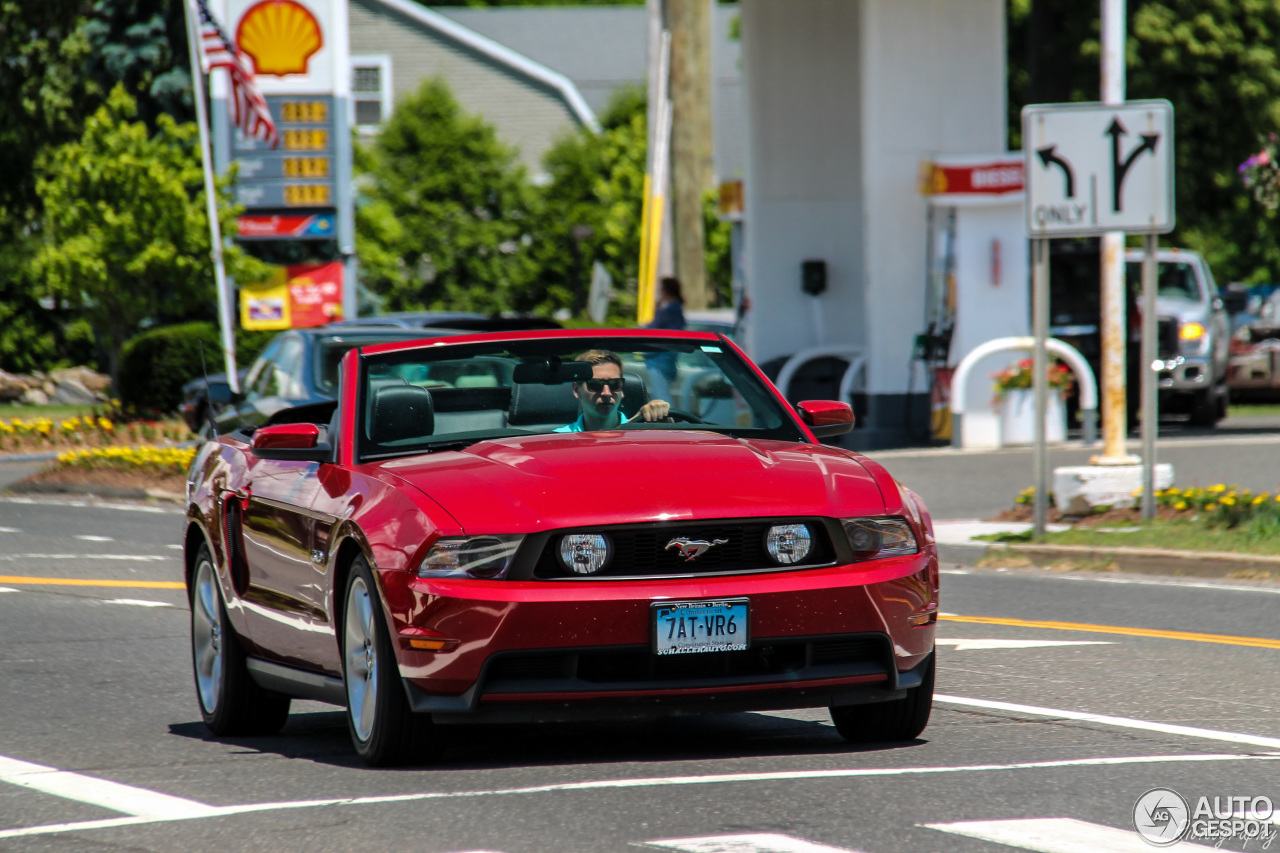 Ford Mustang GT Convertible 2011