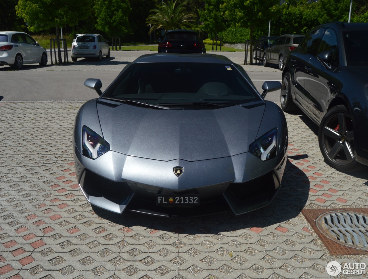 Lamborghini Aventador LP700-4