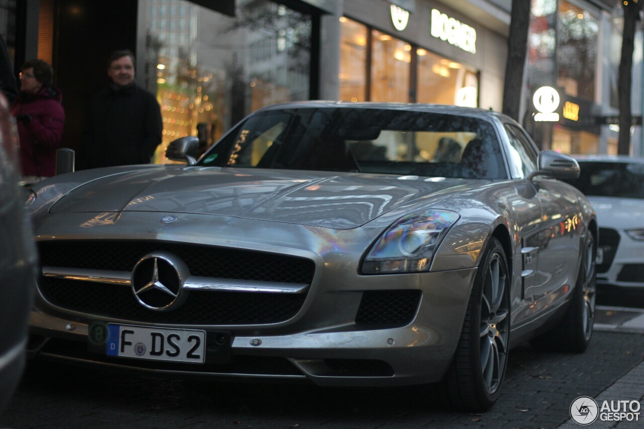 Mercedes-Benz SLS AMG