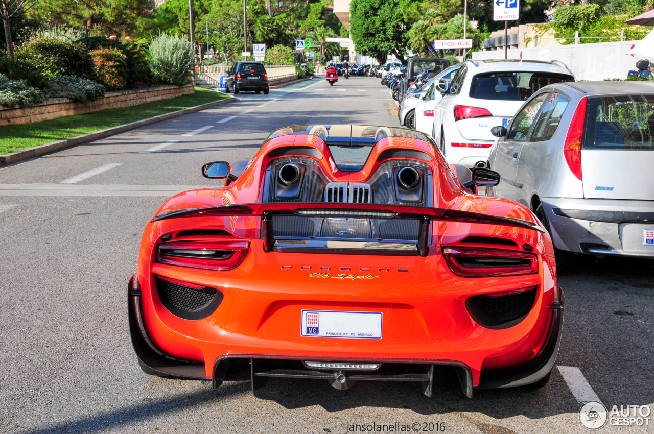 Porsche 918 Spyder Weissach Package