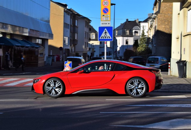 BMW i8 Protonic Red Edition