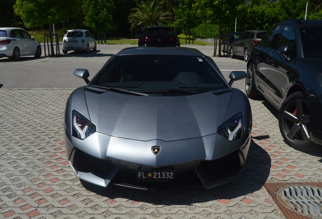 Lamborghini Aventador LP700-4