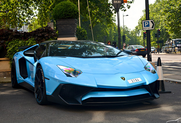 Lamborghini Aventador LP750-4 SuperVeloce Roadster