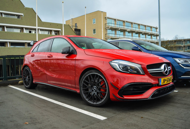 Mercedes-AMG A 45 W176 2015