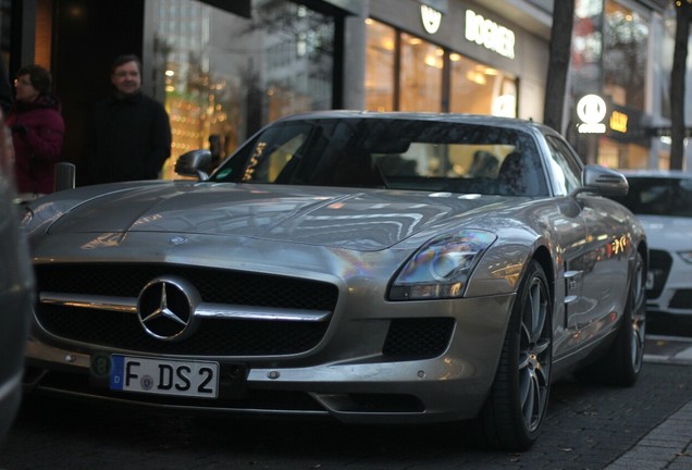 Mercedes-Benz SLS AMG