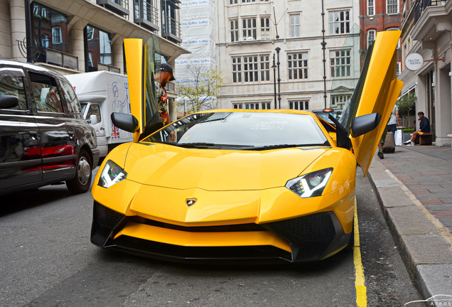 Lamborghini Aventador LP750-4 SuperVeloce