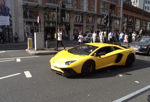 Lamborghini Aventador LP750-4 SuperVeloce