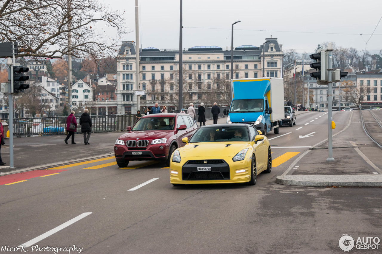 Nissan GT-R 2012