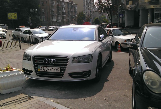 Audi S8 D4