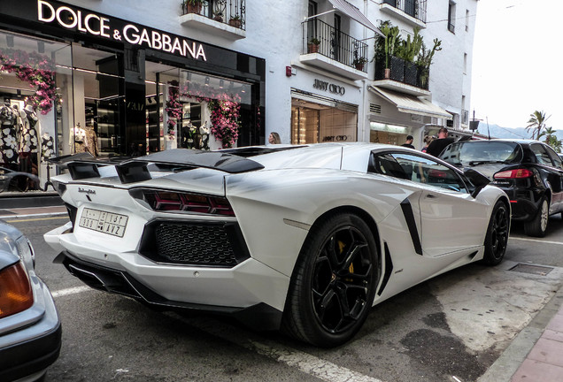 Lamborghini Aventador LP700-4