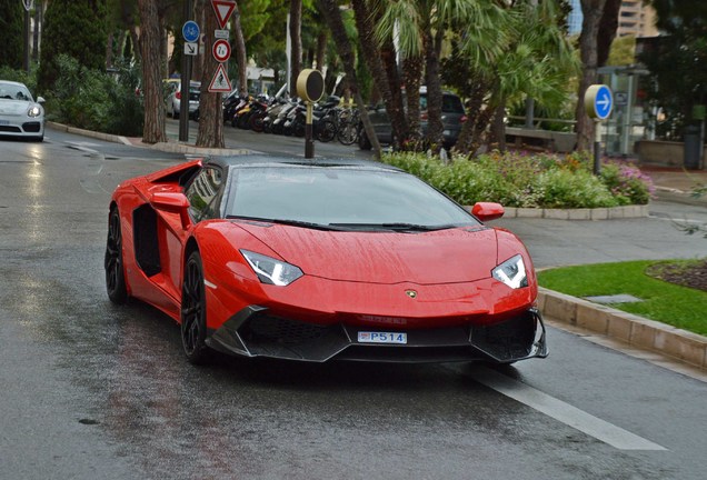 Lamborghini Aventador LP700-4 Roadster MVM Automotive Design