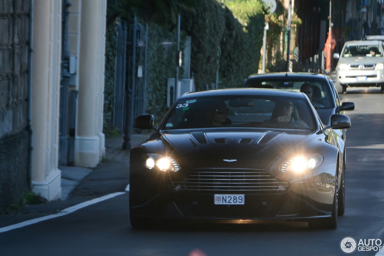 Aston Martin V12 Vantage