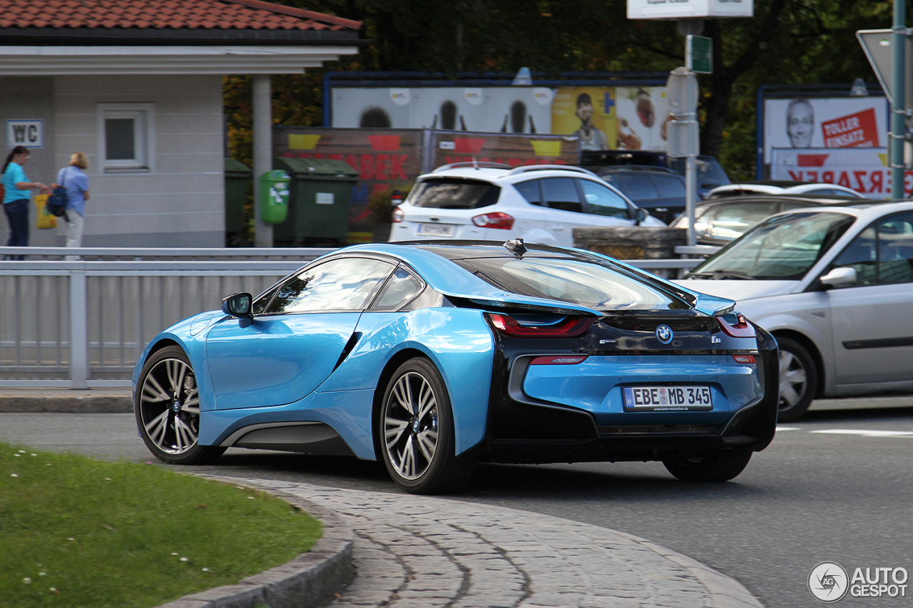 BMW i8