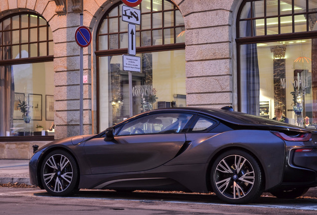 BMW i8