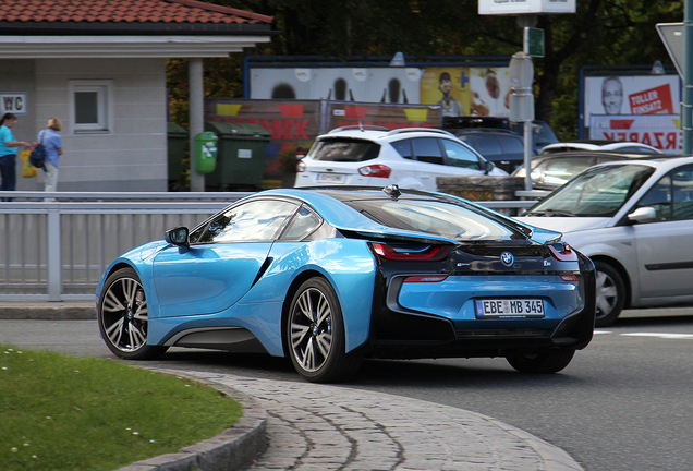 BMW i8