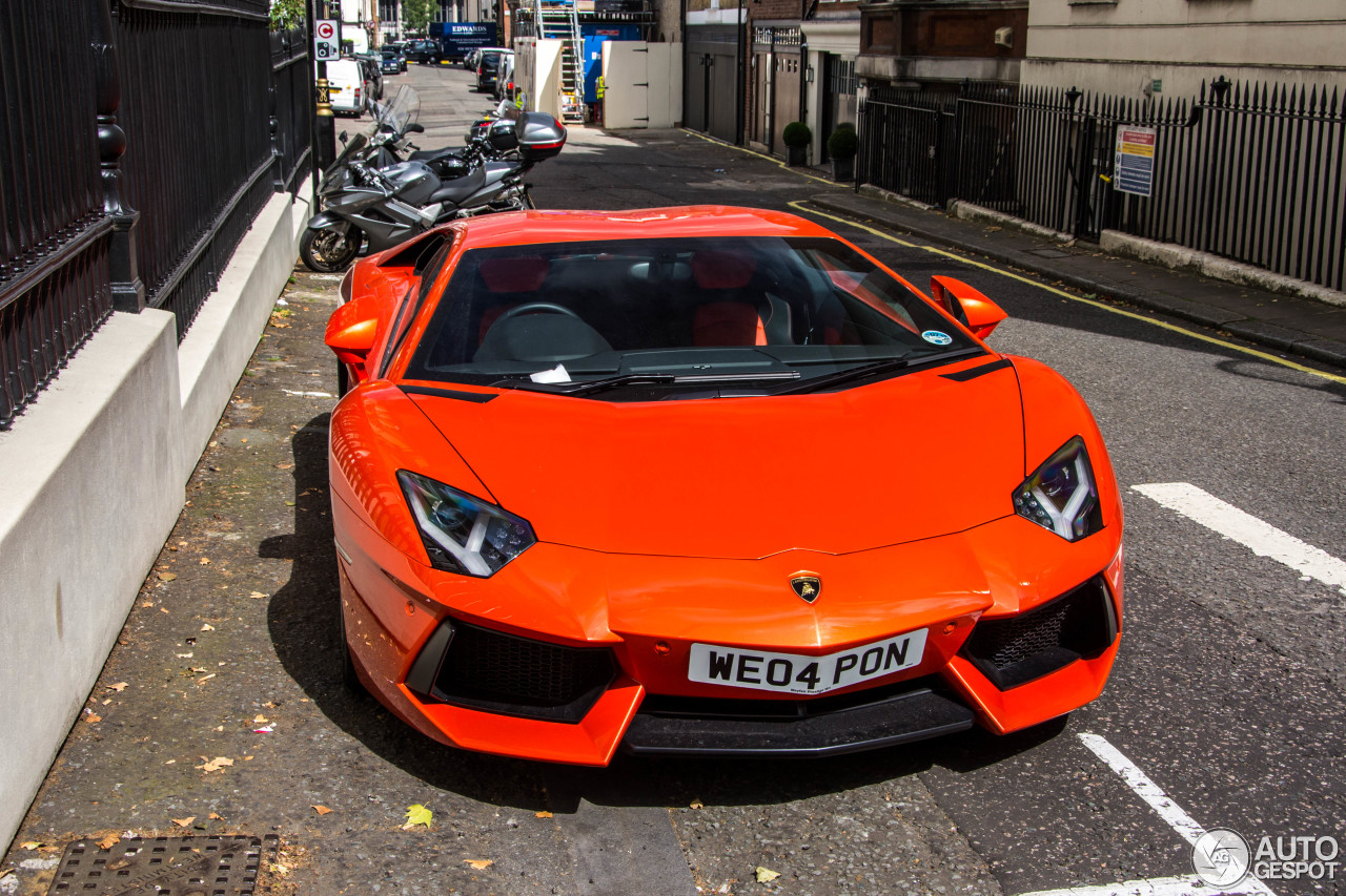 Lamborghini Aventador LP700-4