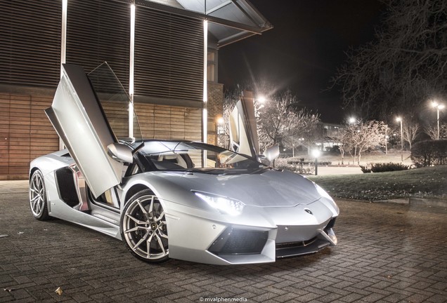 Lamborghini Aventador LP700-4 Roadster