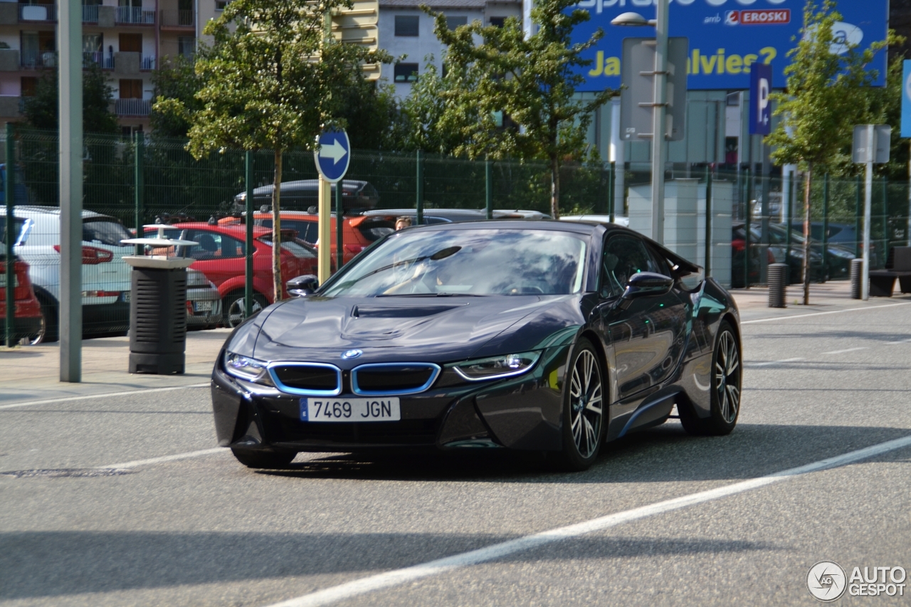 BMW i8