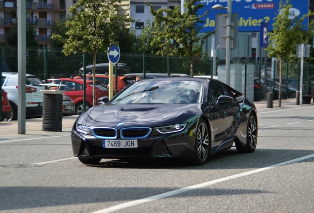 BMW i8