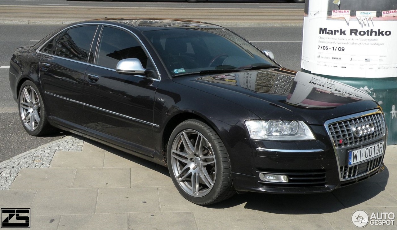 Audi S8 D3