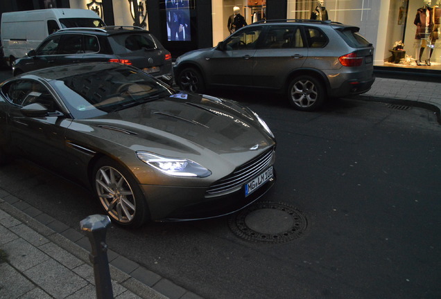 Aston Martin DB11