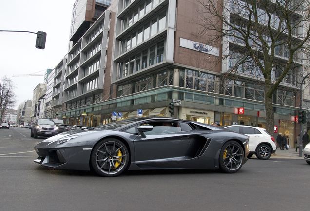 Lamborghini Aventador LP700-4 Roadster