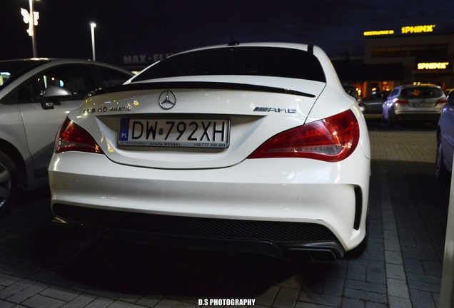 Mercedes-Benz CLA 45 AMG C117