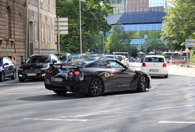 Nissan GT-R 2011