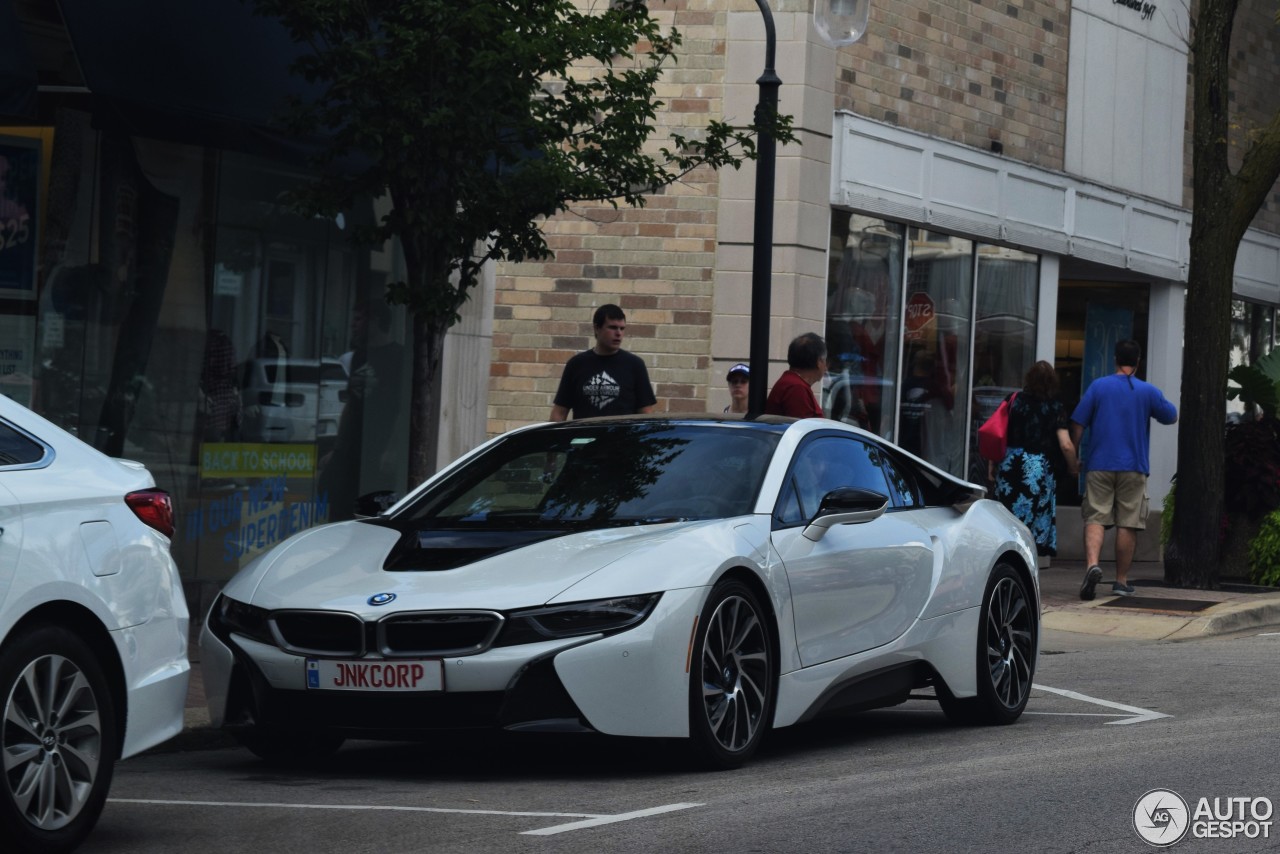 BMW i8