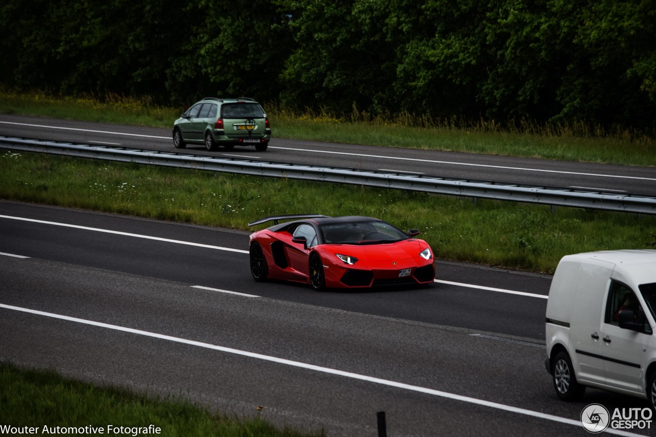 Lamborghini Aventador LP700-4 Pirelli Edition