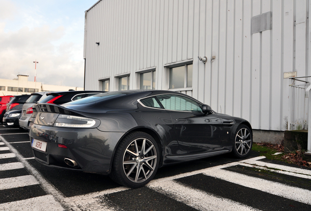 Aston Martin V8 Vantage 2012