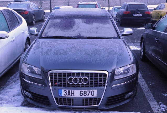 Audi S8 D3