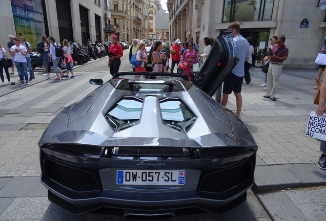 Lamborghini Aventador LP700-4 Roadster