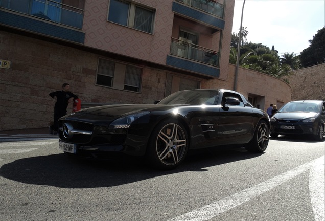Mercedes-Benz SLS AMG