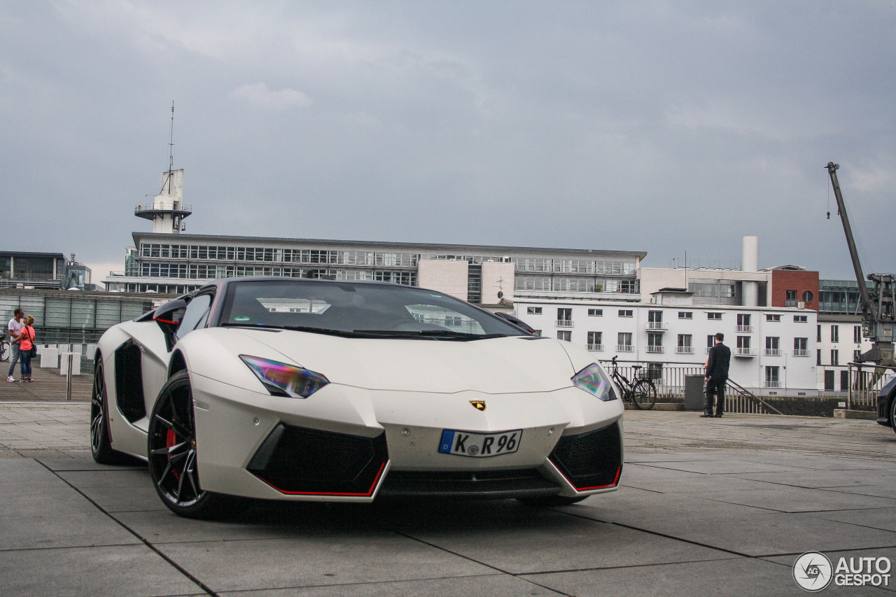 Lamborghini Aventador LP700-4 Roadster Pirelli Edition