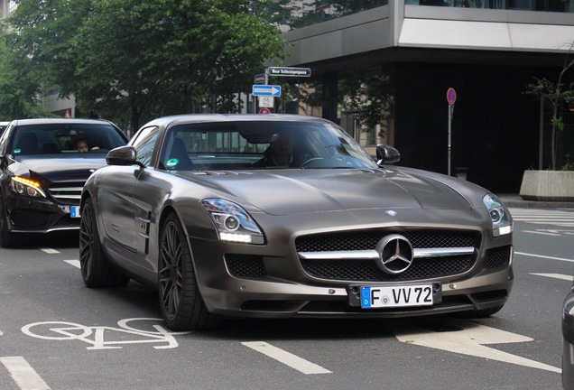 Mercedes-Benz SLS AMG