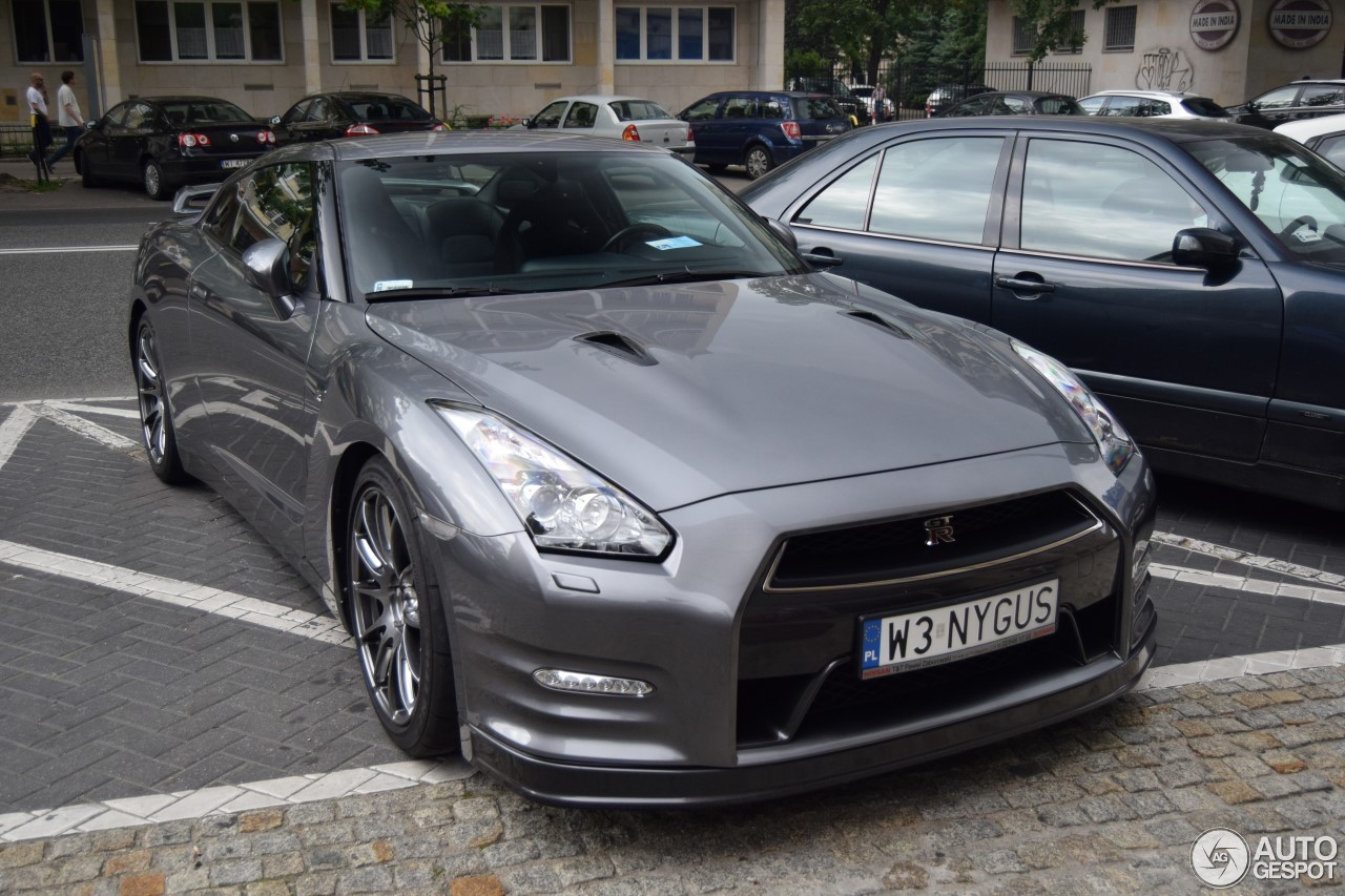 Nissan GT-R 2011