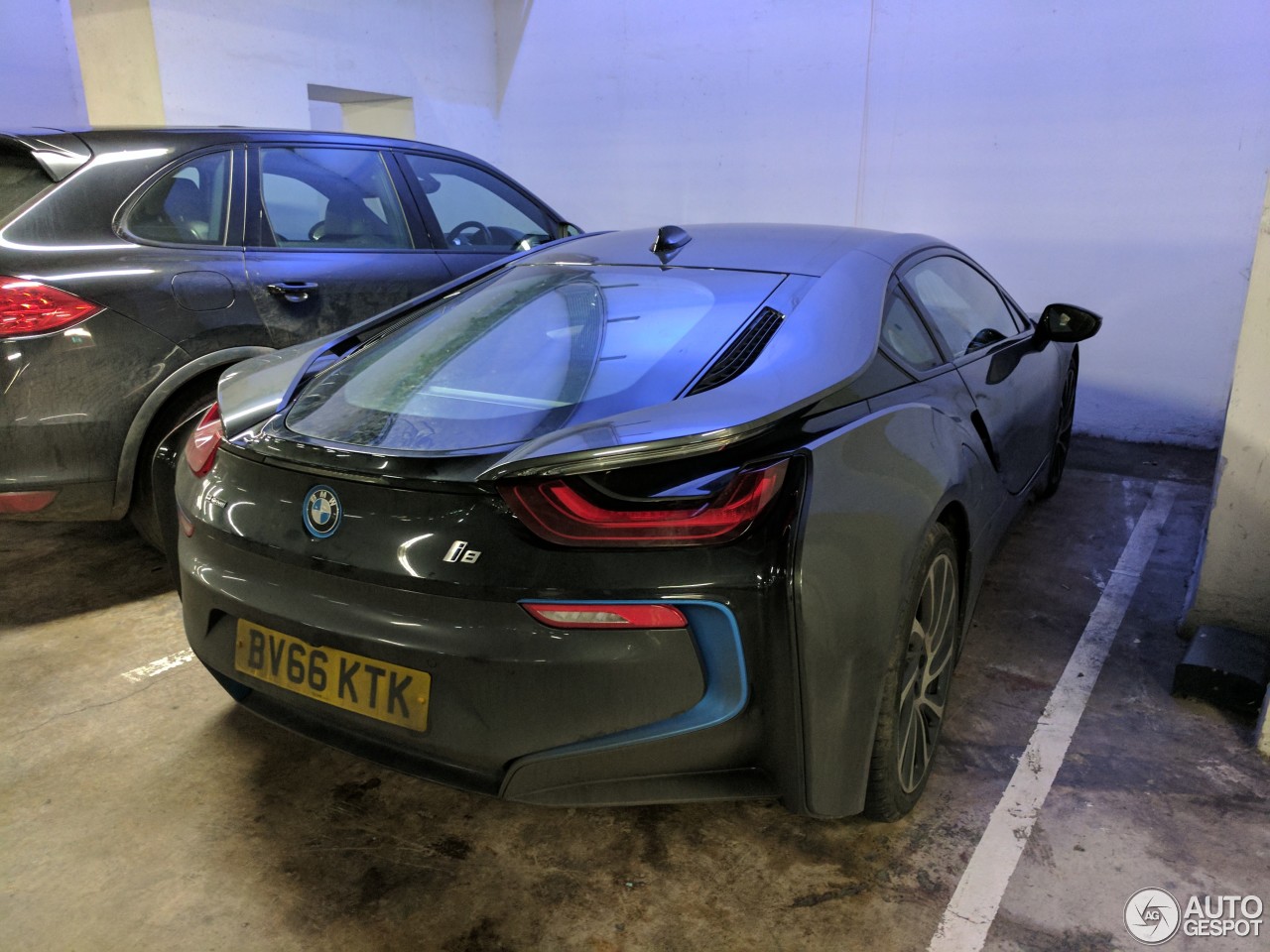 BMW i8