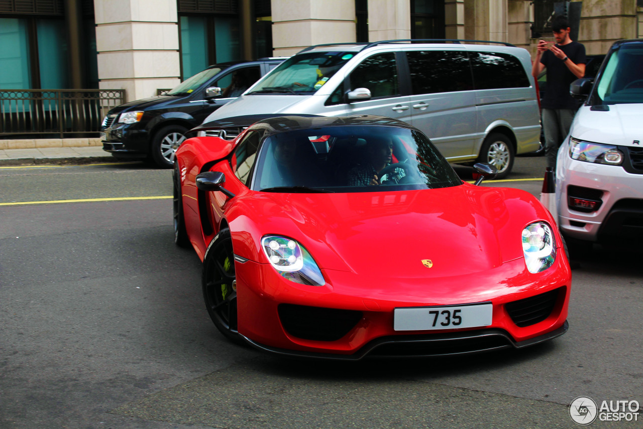 Porsche 918 Spyder Weissach Package