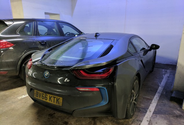 BMW i8