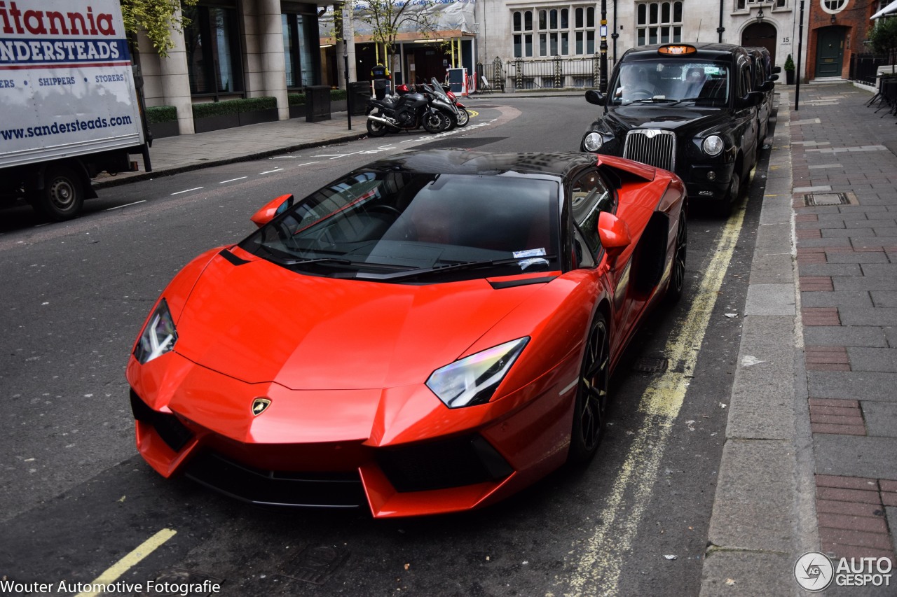 Lamborghini Aventador LP700-4 Roadster