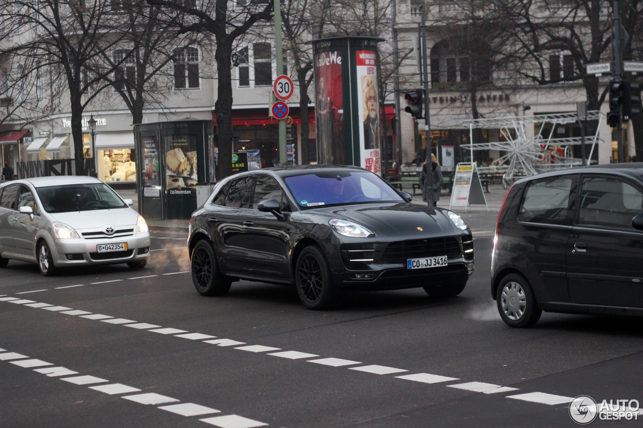 Porsche 95B Macan Turbo