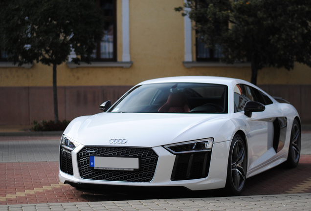 Audi R8 V10 Plus 2015