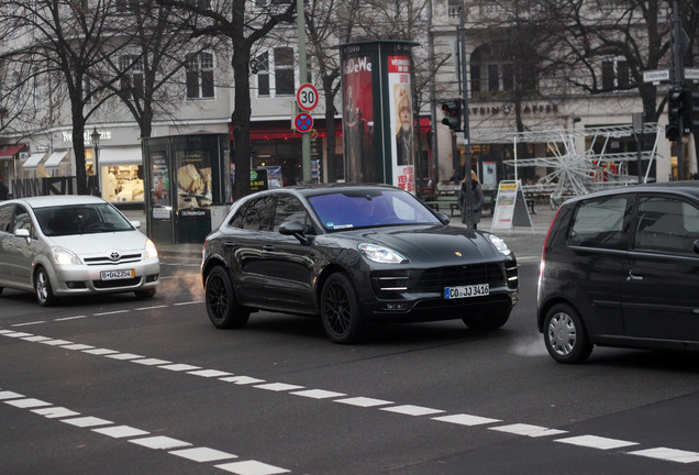 Porsche 95B Macan Turbo